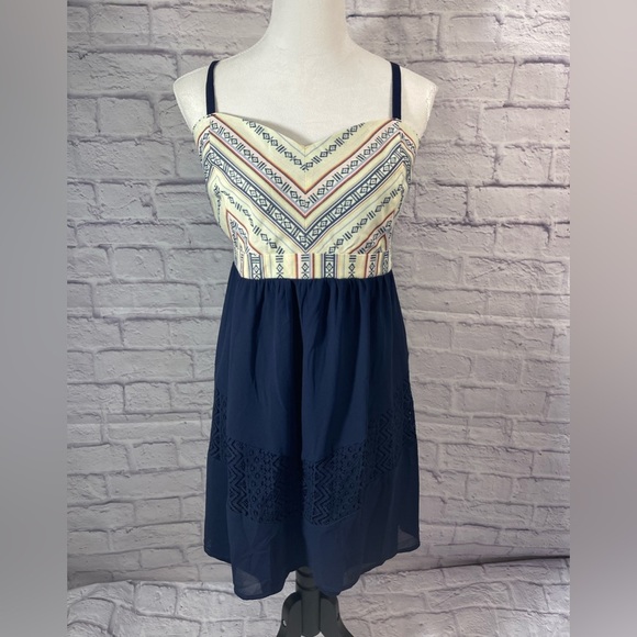 Vanity Tribal Adjustable Strap Dress Fabric Stretch Back Chiffon Overlay Size XL - Picture 1 of 7